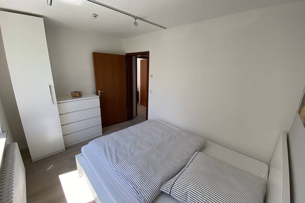 Ganze Wohnung, Westside-Apartment Aalen - modern, ruhig gelegen, 1 sep. Schlafzimmer, Terrasse in Aalen, Albsteig Etappe 5