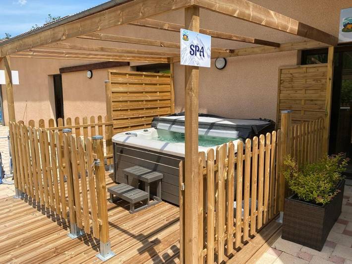 Hôtel pour 2 personnes, avec jardin et terrasse ainsi que jacuzzi et piscine à Oust - 3