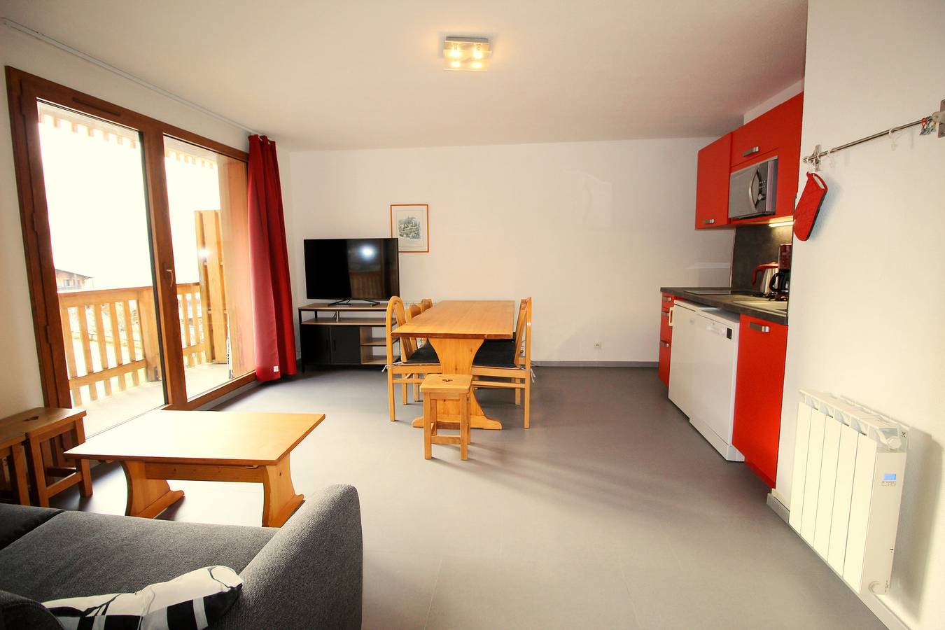 Appartement de vacances entier, Bel appartement spacieux avec vue montagne in Valfréjus, Modane