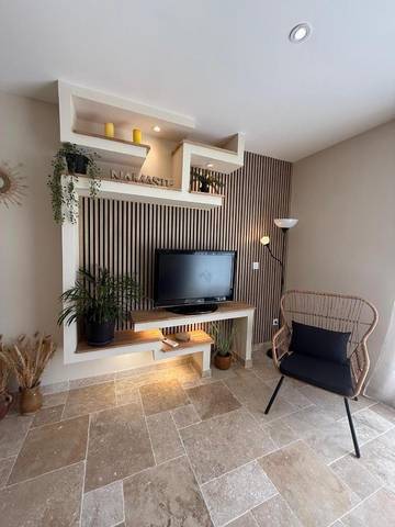 Gîte pour 6 personnes, avec jardin et jacuzzi à Massay