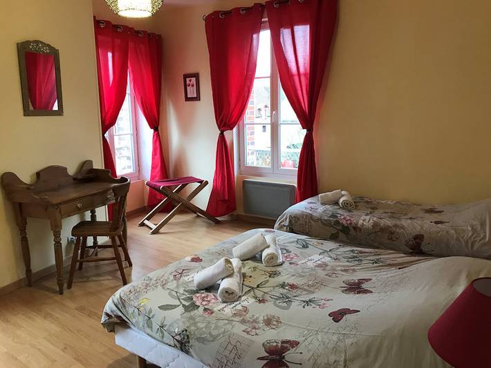 Gîte pour 8 personnes, avec jardin et terrasse, animaux acceptés à Saint-Fargeau - 2