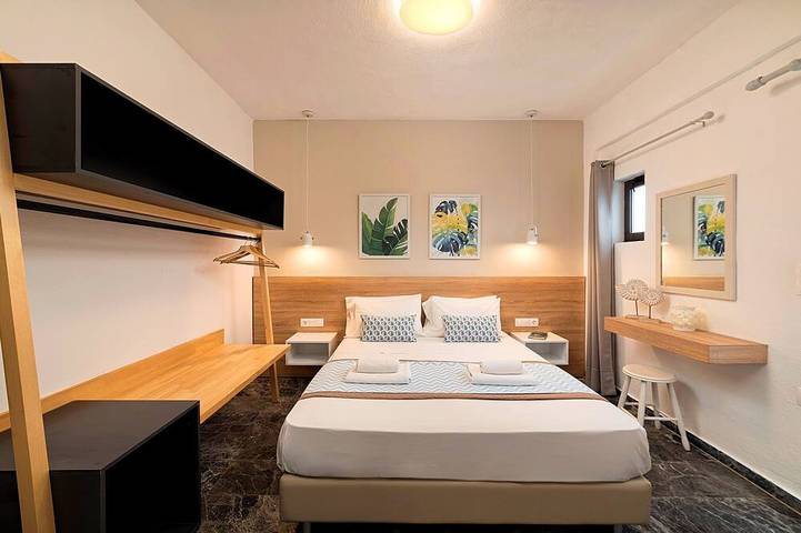 Ganze Wohnung, Welcome Apts laid just 1600m away from the longest sandy beach of northern Crete and the touristic Georgioupolis Town, offering great views to the Cretan Sea and the White Mountains.  Welcome Apts is ideal for couples, families, a group of families or a g in Georgioupoli, Chania und Umgebung