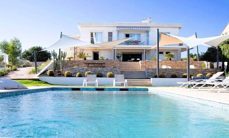 Villa for 10 people with sea view and heated swimming pool in Carqueiranne in Carqueiranne, Mediterranean Coast (France)