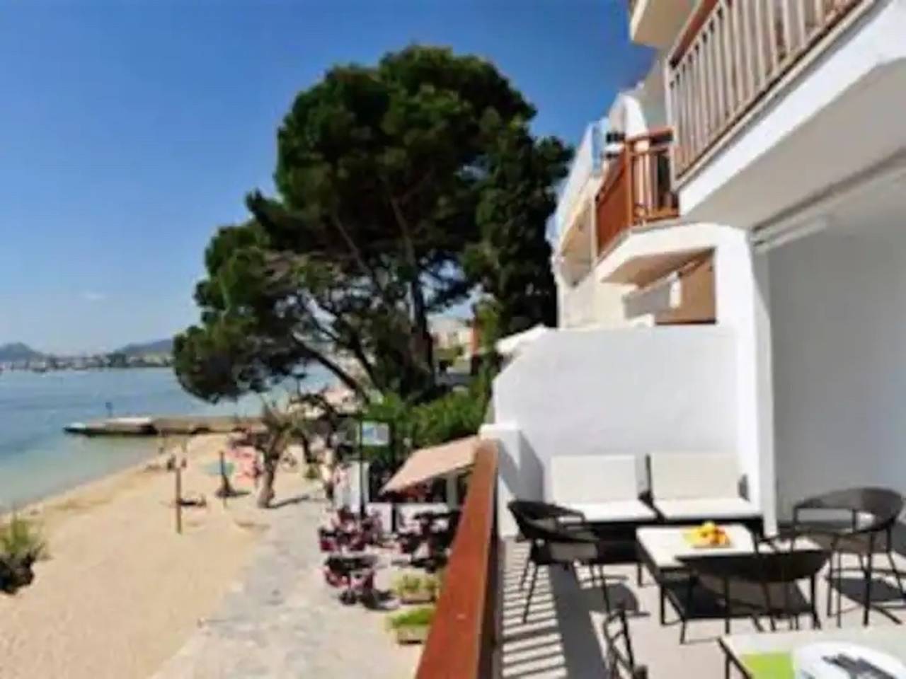 Entire apartment, 'Apartment Rafael' with Sea View, Terrace & Wi-Fi in Port de Pollença, Pollença