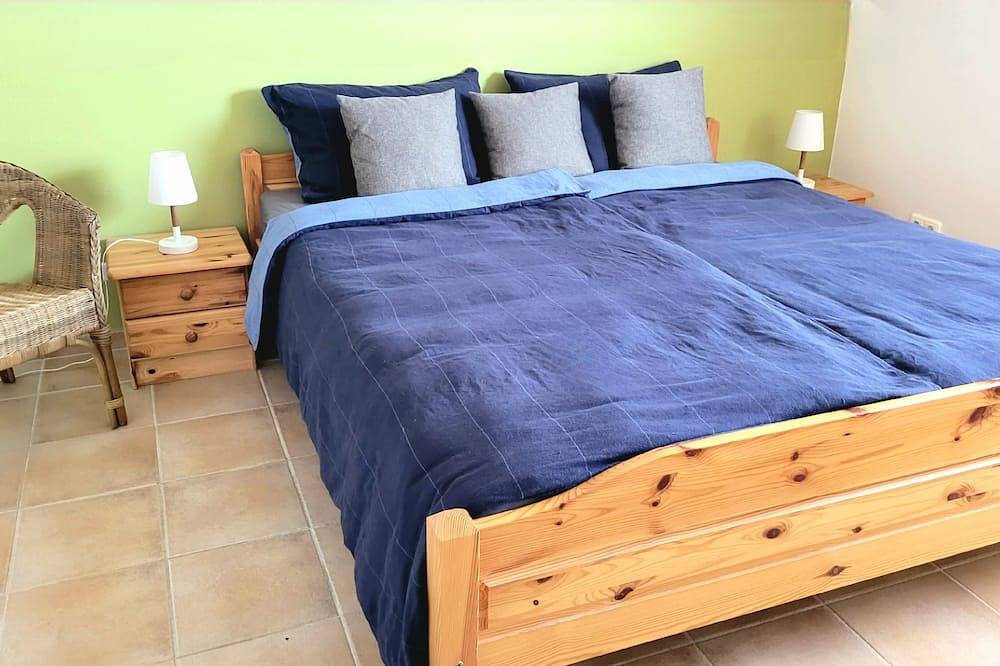 Ganze Wohnung, Traumhafte Dachgeschosswohnung mit Seeblick am Plauer See in Alt Schwerin, Plauer See