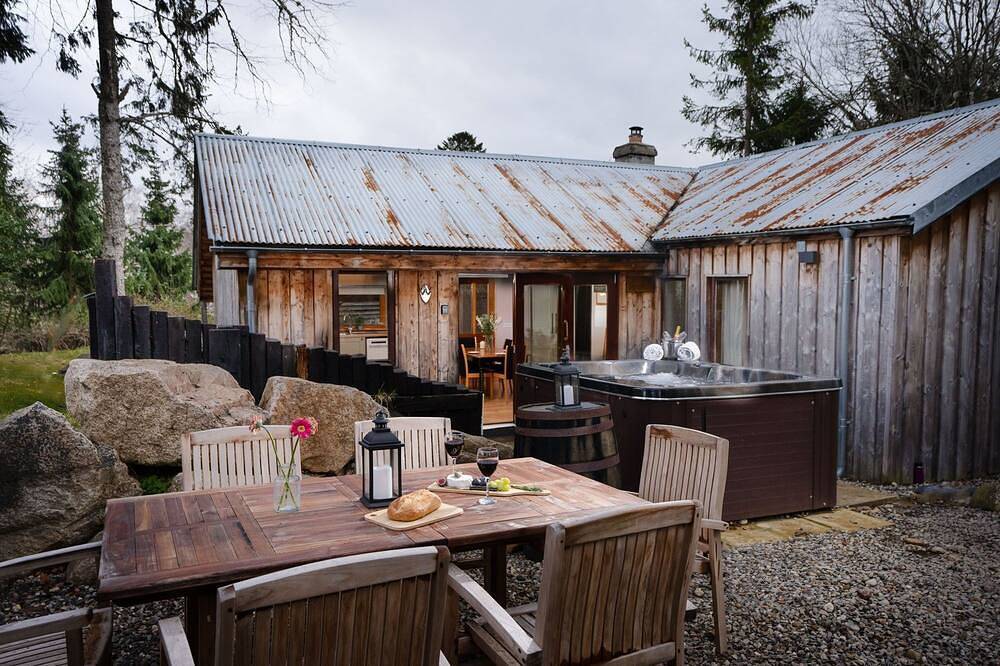 Suidhe Garden Cottage -  a cottage that sleeps 6 guests  in 3 bedrooms in Highlands