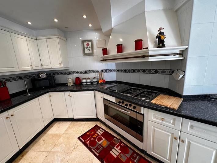 Chalet para 8 personas, con vistas además de balcón y piscina en Marina Baja - 4