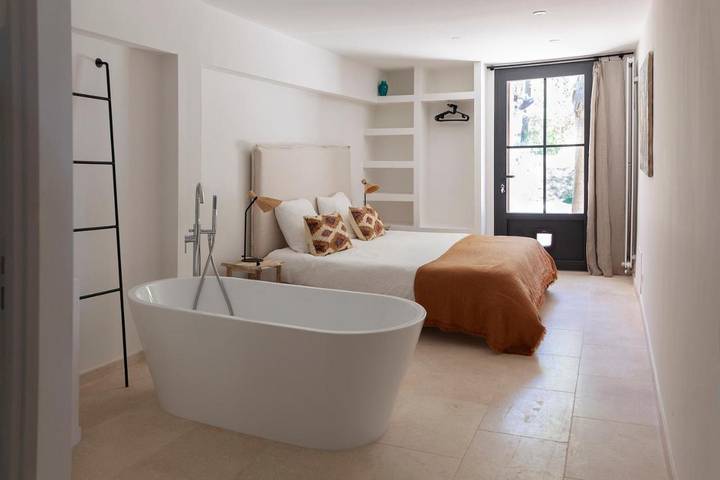 Maison d’hôte pour 2 personnes, avec vue ainsi que piscine et jardin à Saint-Cézaire-sur-Siagne - 4