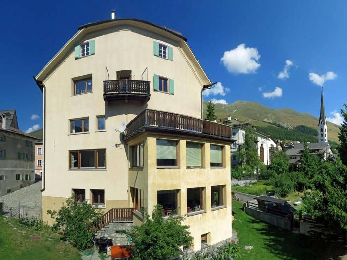 Ferienwohnung für 3 Personen, mit Garten in Zuoz