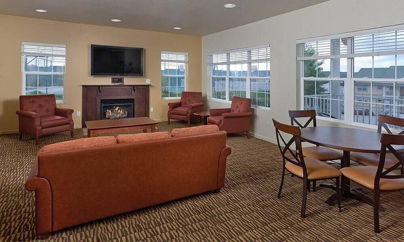 Vacation rental for 4 people, with hot tub and pool as well as balcony in Osage Beach