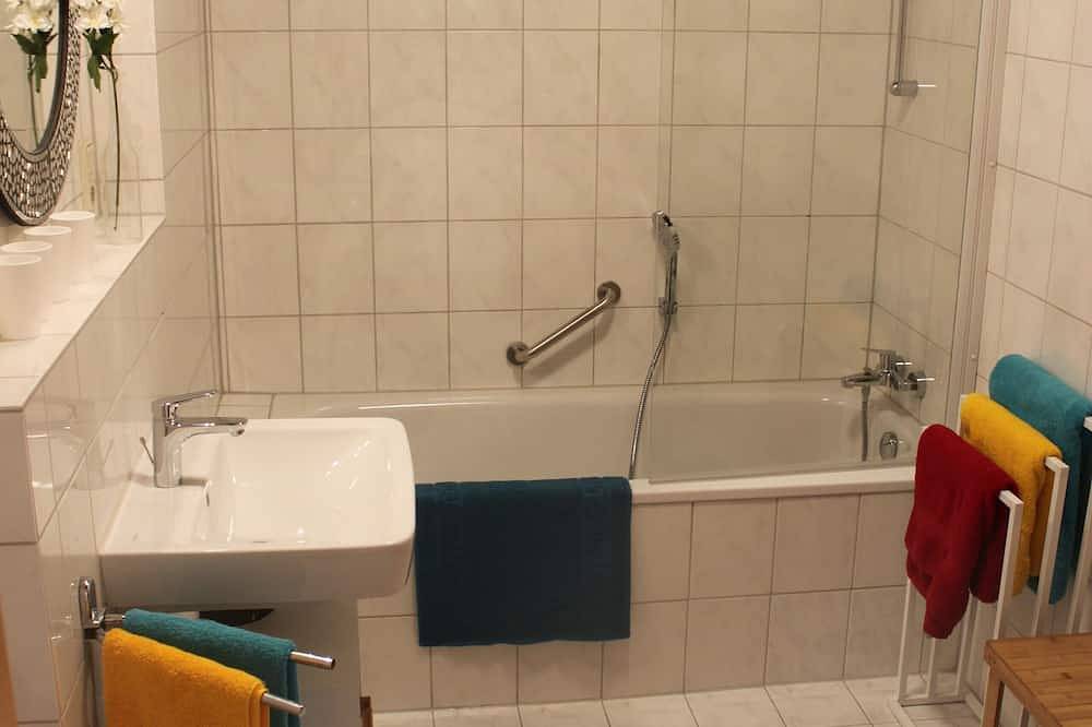 Ganze Wohnung, Schön, ruhig und mittendrin! in Troisdorf, Rhein-Sieg-Kreis