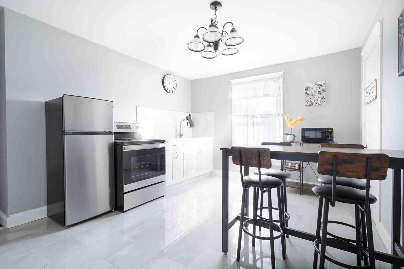 Entire apartment, Elegant 1Br 1 Bath apartment minutes the falls in Niagara Falls (NY), Niagara County