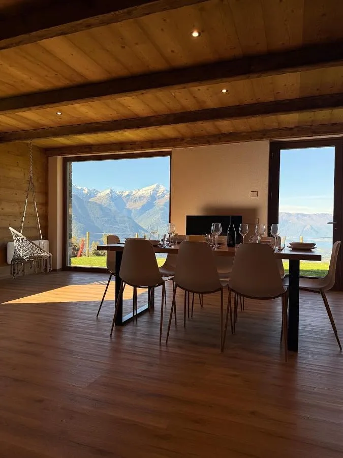 Chalet per 8 persone, con giardino e vista lago nonché panorama - 1