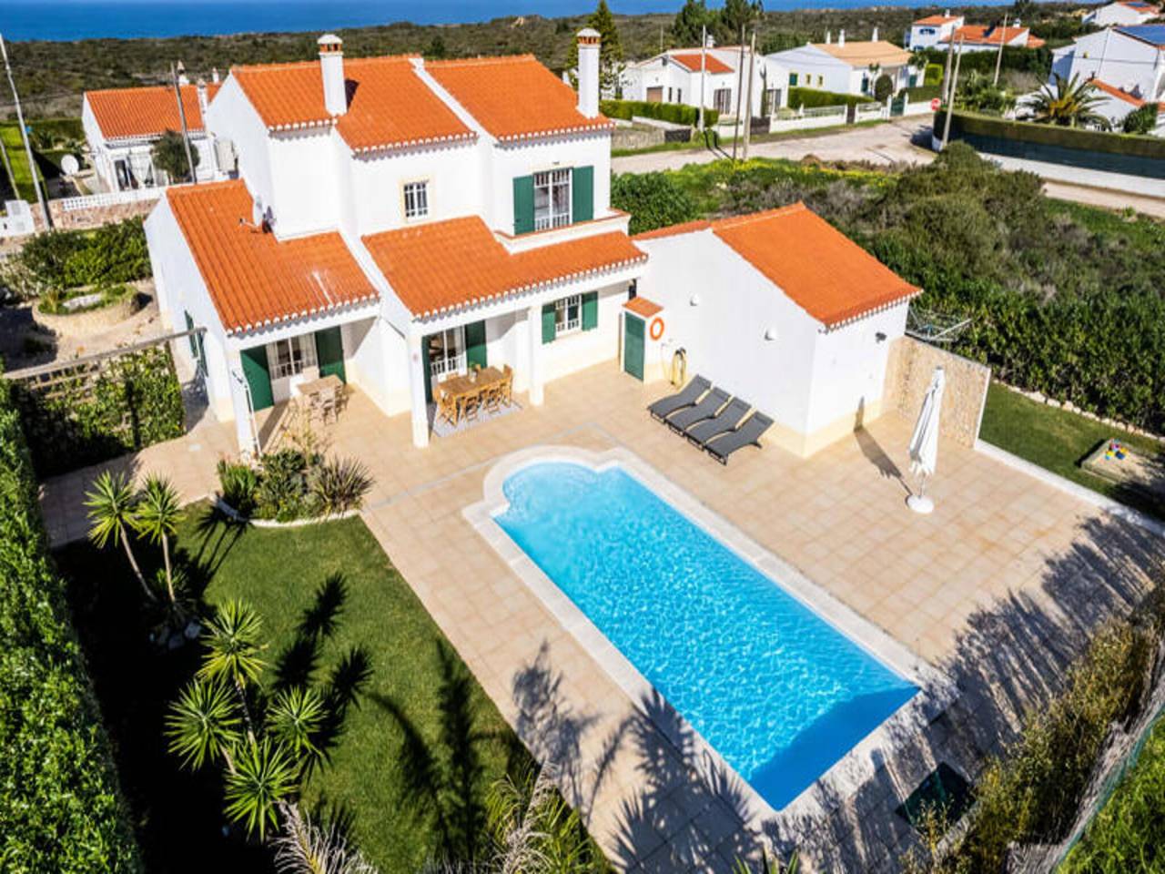 Apartamento entero, Casas y villas para 6 personas in Arrifana, Aljezur