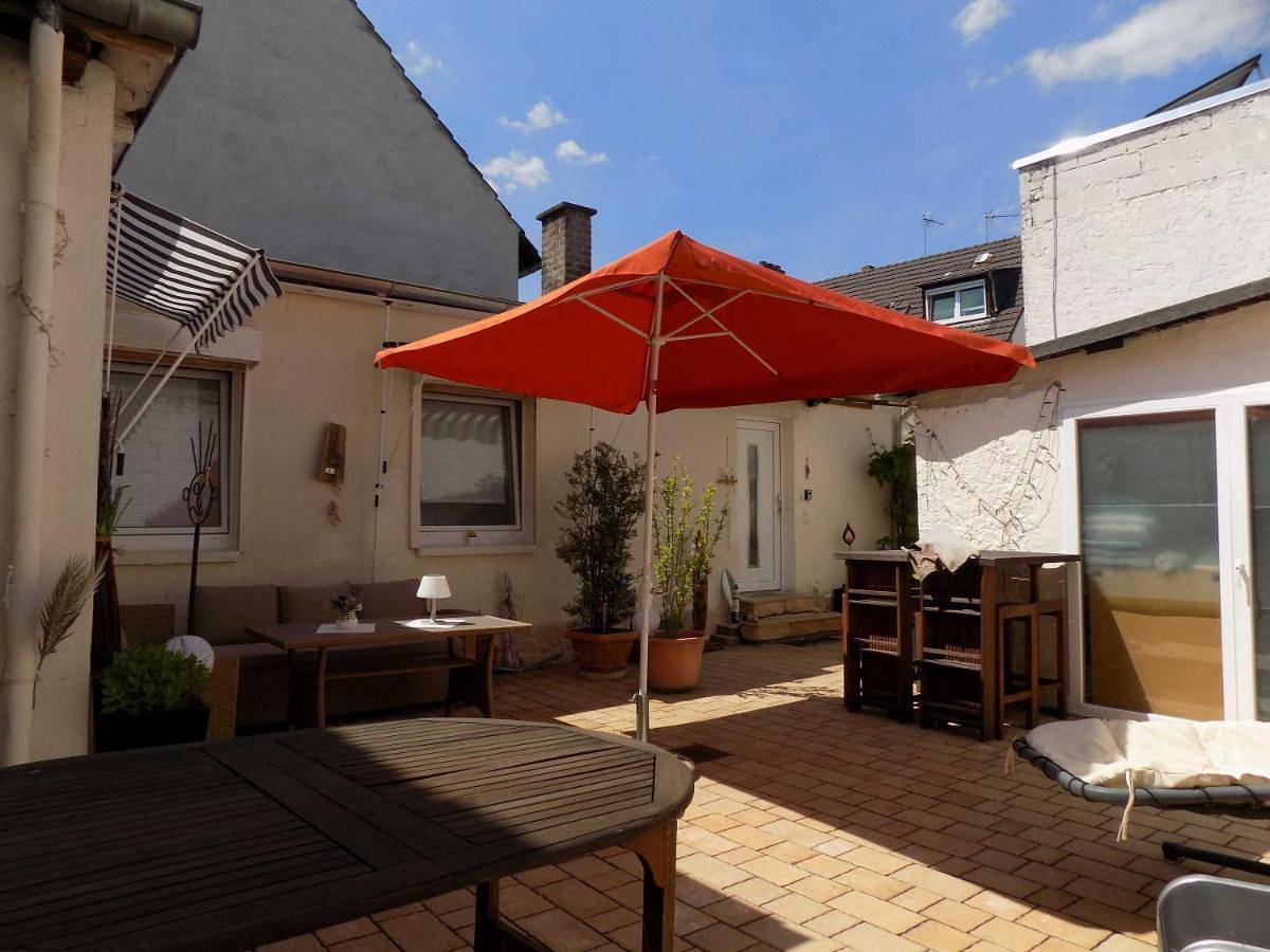 Ganze Wohnung, One-Bedroom Apartment in Güls, Koblenz