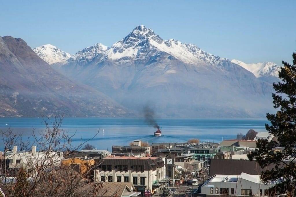 Ganze Wohnung, Privat und friedlich in Central Queenstown mit Parkplatz abseits der Straße. in Queenstown, Otago