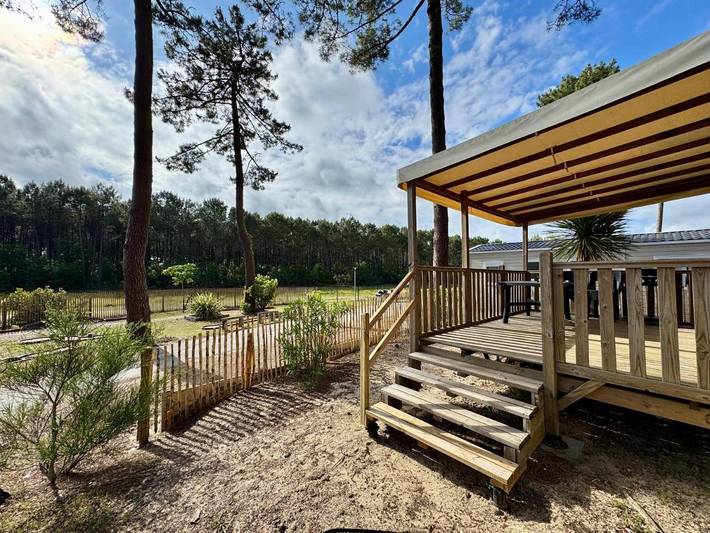 Camping pour 5 personnes, avec vue et piscine ainsi que jardin et terrasse, animaux acceptés dans Claouey