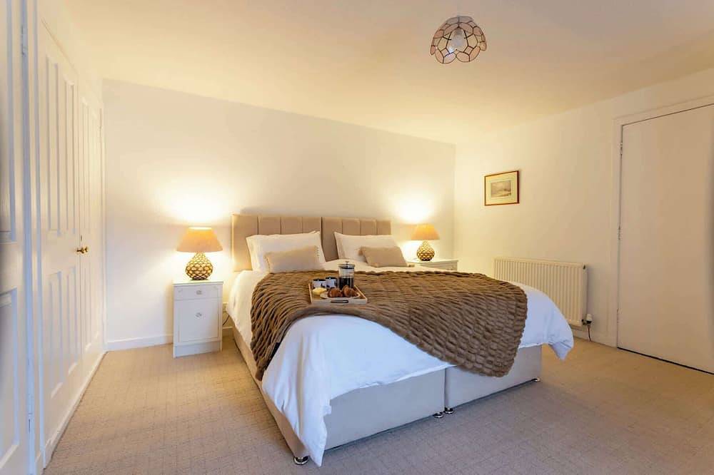 Cross Keys House - Cosy 4-Bed Cottage In Yetholm in Scottish Borders
