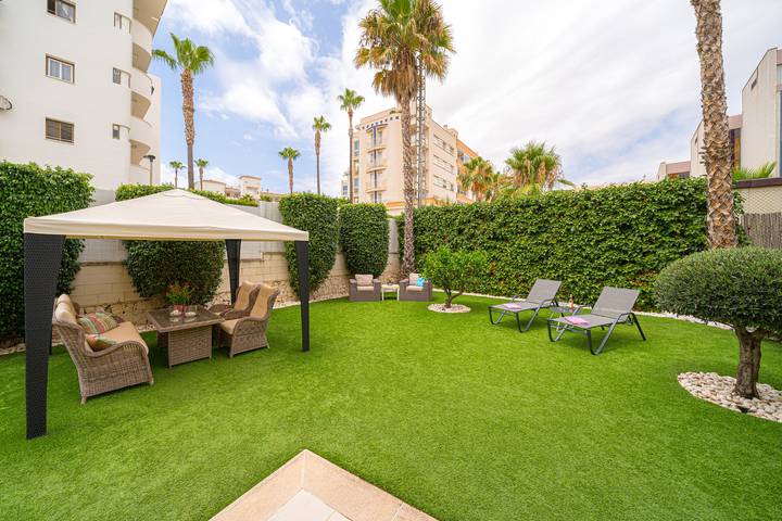 Gîte pour 6 personnes, avec jardin ainsi que bassin pour enfant et jacuzzi à L'Alfàs del Pi - 2