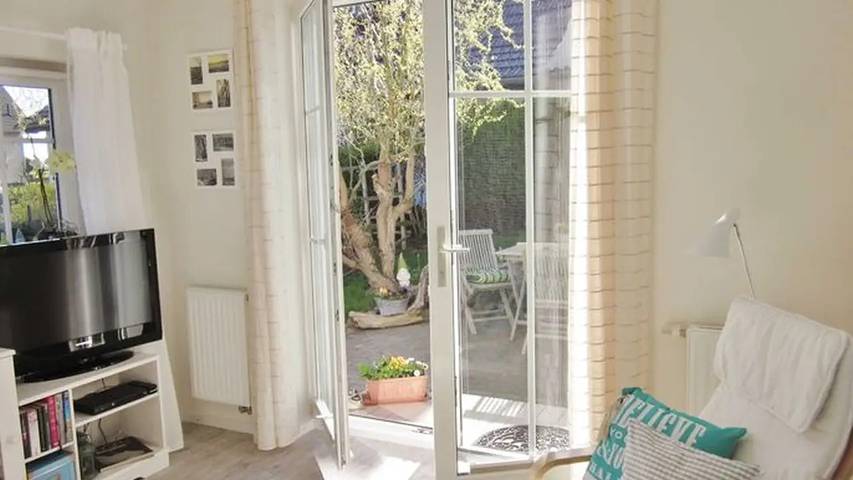 Ferienwohnung für 2 Personen, mit Terrasse und Garten in Klein Zicker