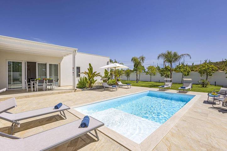 Villa per 6 persone, con giardino in Santa Maria del Focallo