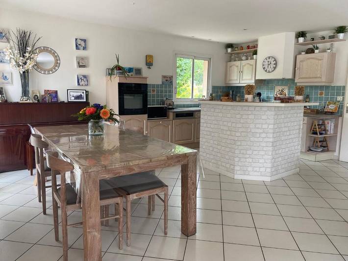 Location de vacances pour 7 personnes, avec piscine ainsi que terrasse et jardin à Saint-Aubin-de-Médoc - 4