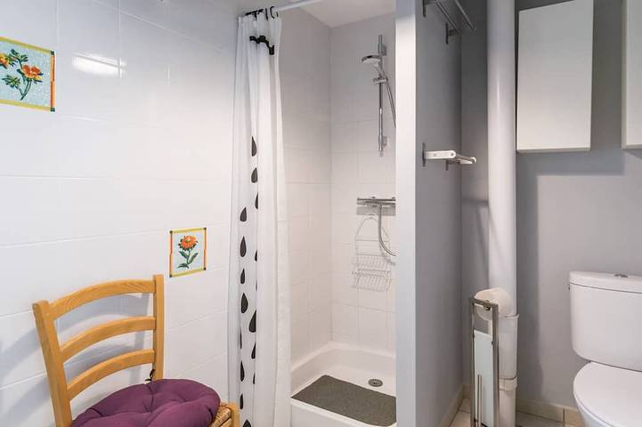 Renovated Home near Loire: Garden, Modern Amenities, 3 Bedrooms, Close to Nantes in Saint-Julien-de-Concelles, Nantes region