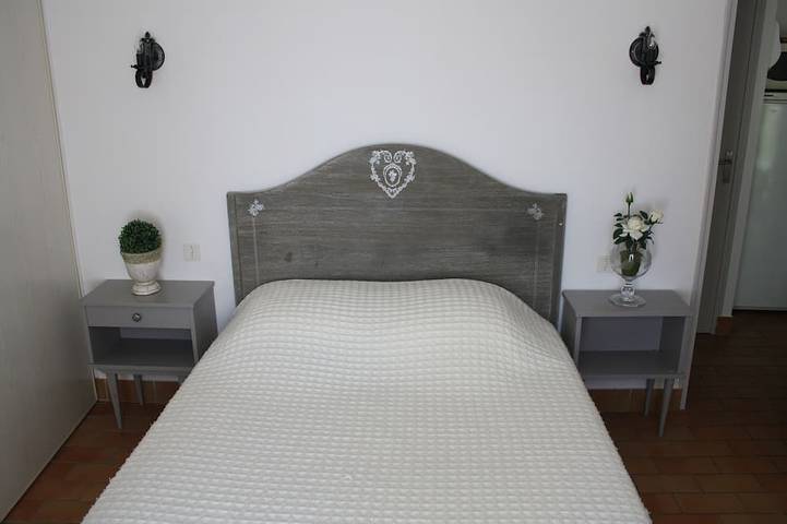 Gîte pour 2 personnes, avec terrasse ainsi que jardin et piscine à Saint-Pierre-de-Vassols - 4