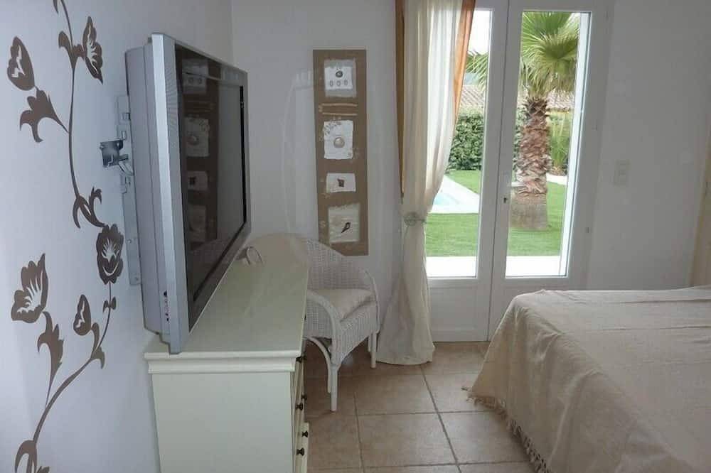 Encantadora villa en una zona tranquila, con piscina climatizada 6/8 personas Golfe St Tropez in Plan-de-la-Tour, Region de Draguignan