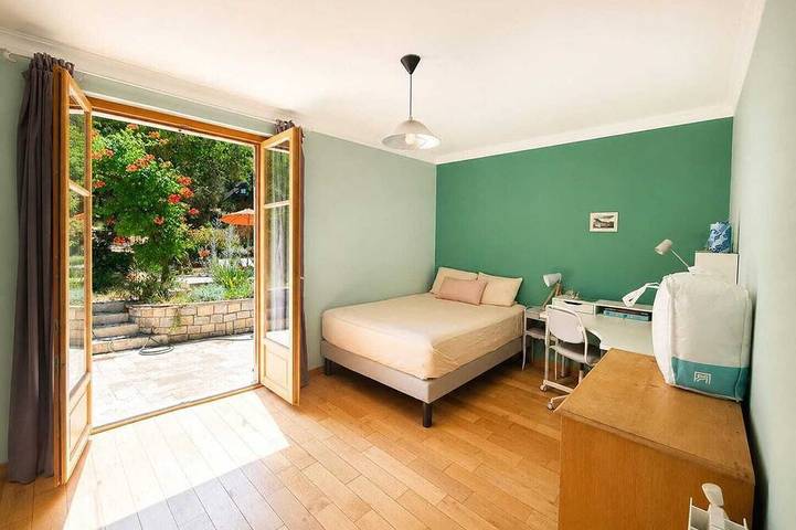 Villa au cœur d’un parc arboré avec piscine, zome et cabane perchée.. in Auriol, Côte méditerranéenne (France)