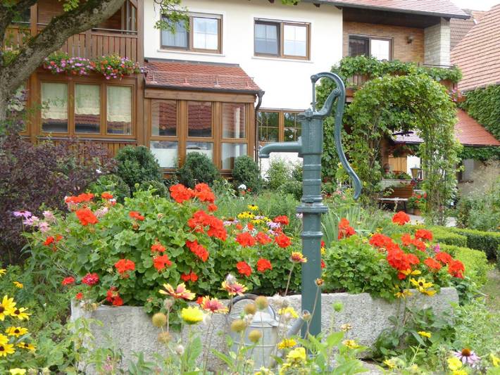 Ferienhaus für 3 Personen, mit Balkon/Terrasse und Garten in Haundorf