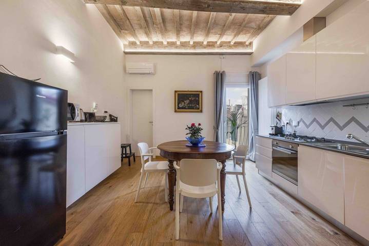 Ganze Wohnung, Porcellana Charming Apartment By MMega in Florence city center, Florenz