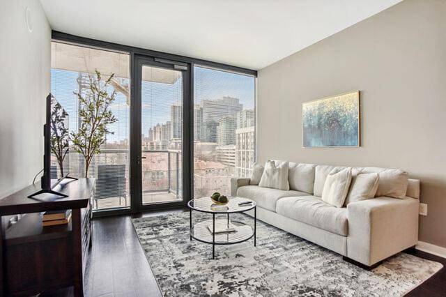 Apartamento de vacaciones para 4 personas, con terraza además de piscina y vistas - 1