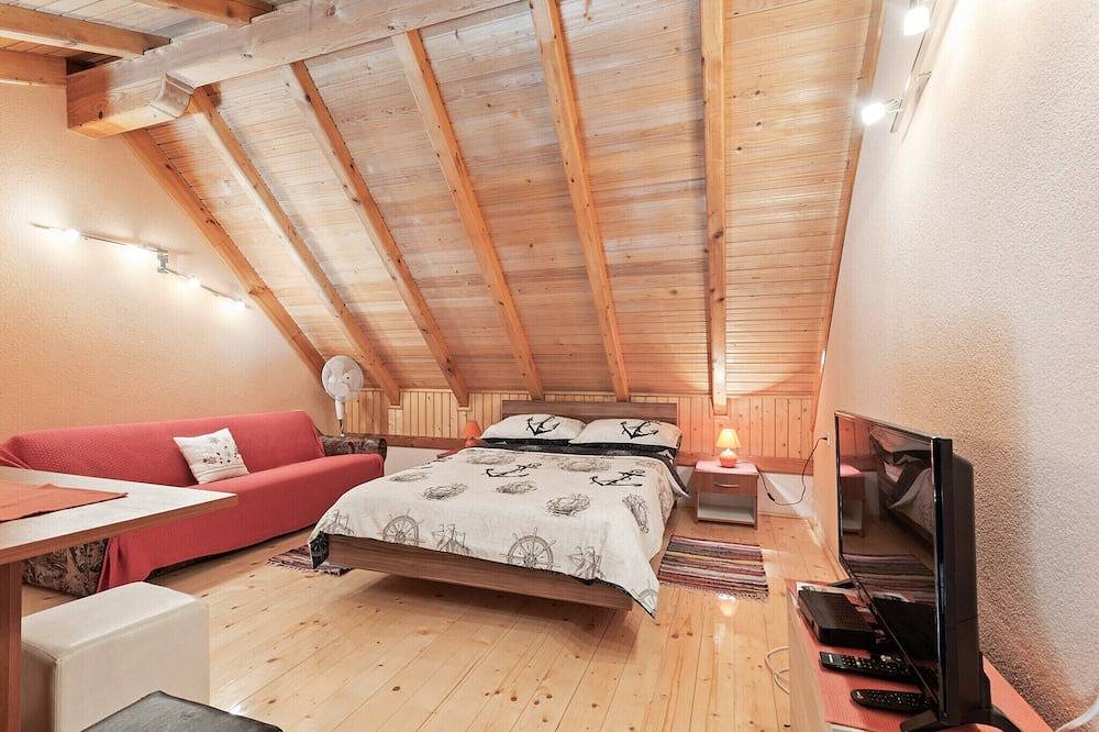 Vakantiehuis met privézwembad en tuin in Polača, Zadar