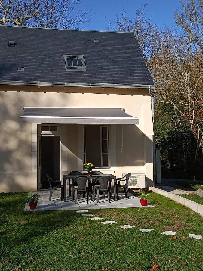 Gîte Climatisé Villa Esperanza à Valençay 1 à 5 personnes, 200 m du château proche zoo de Beauval et châteaux de la Loire, Lits prêts à l'arrivée in Valençay, Vallée de la Loire