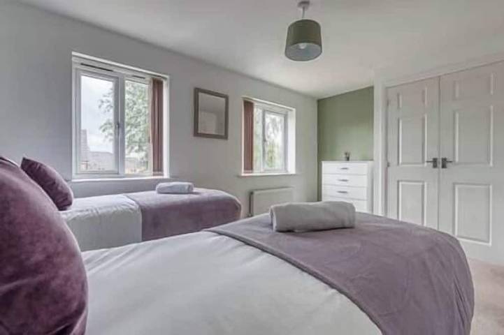 Beautiful 5 Bed House Free WIFI in Coventry, Birmingham e dintorni