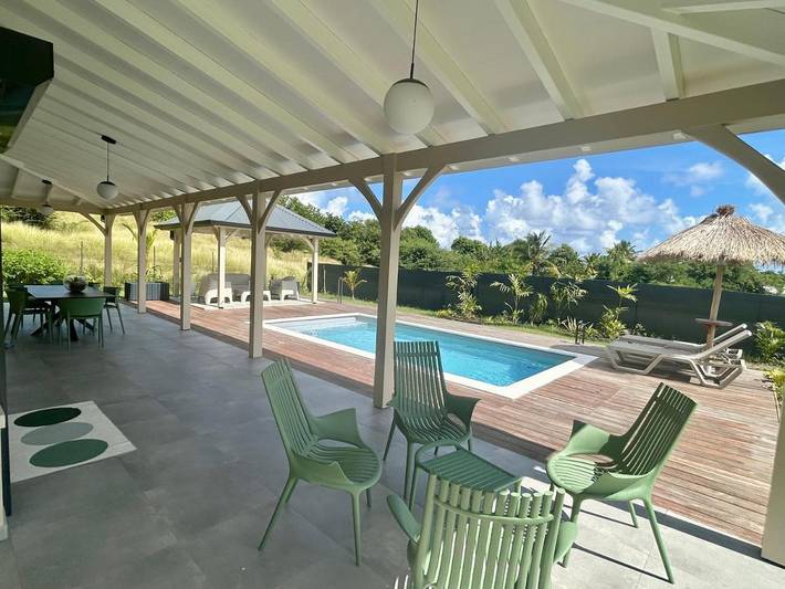 Location de vacances pour 6 personnes, avec balcon ainsi que jardin et piscine dans Pointe Faula - 2