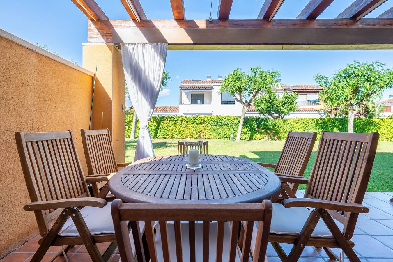 Casa de vacaciones 'Emi' con piscina compartida, Wi-Fi y aire acondicionado in Cambrils, Costa Dorada
