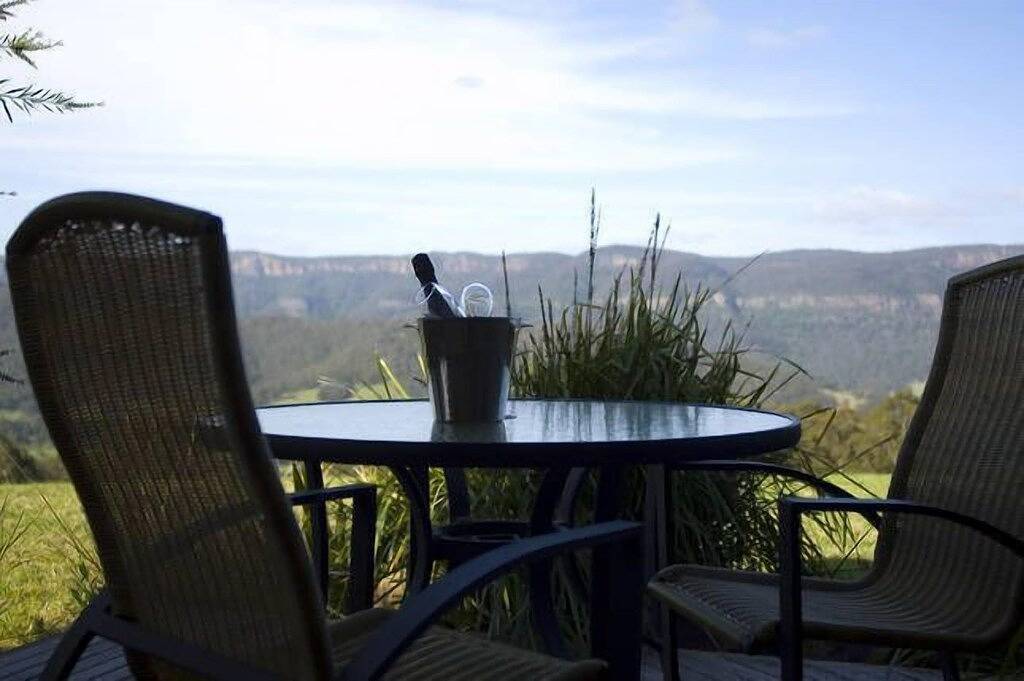 Die Himmel - Aurora und Inanna in Barrengarry, New South Wales