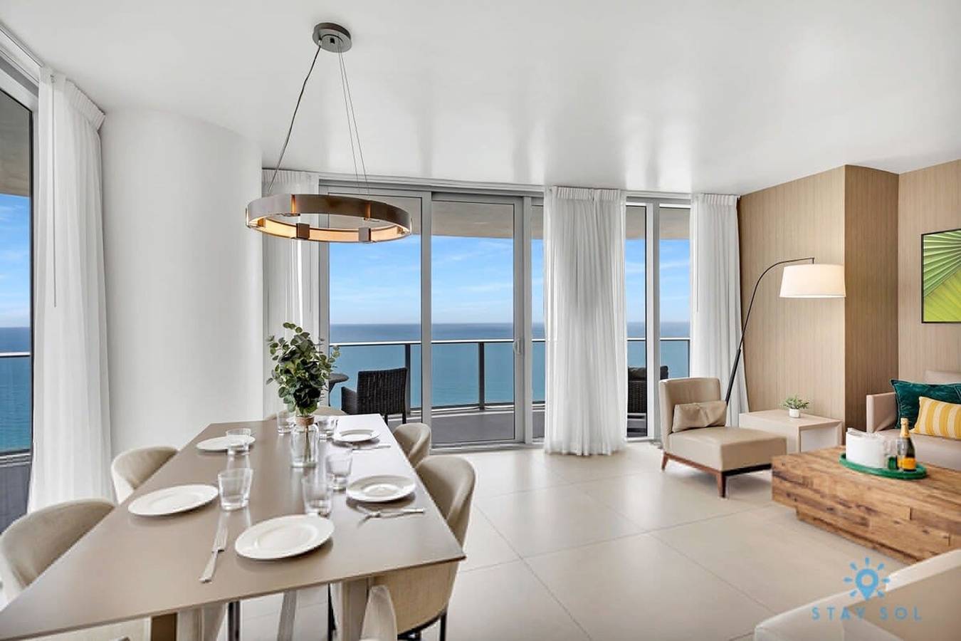 Apartamento entero, Insane Ocean View Balcony- Beachfront Resort Pools in Hollywood Beach (FL), Hallandale Beach