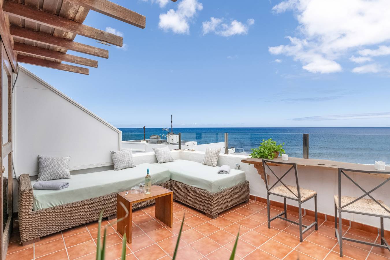 Maison de vacances 'Casa Roque' avec vue sur la mer, Wi-Fi et climatisation in Punta de las Mujeres, Haría