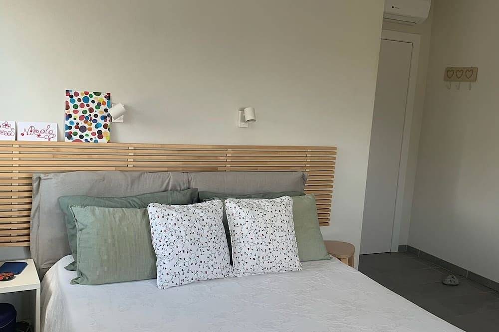 Sardegna Casa al Mare Panoramica con Piscina in Capitana, Cagliari Provinz