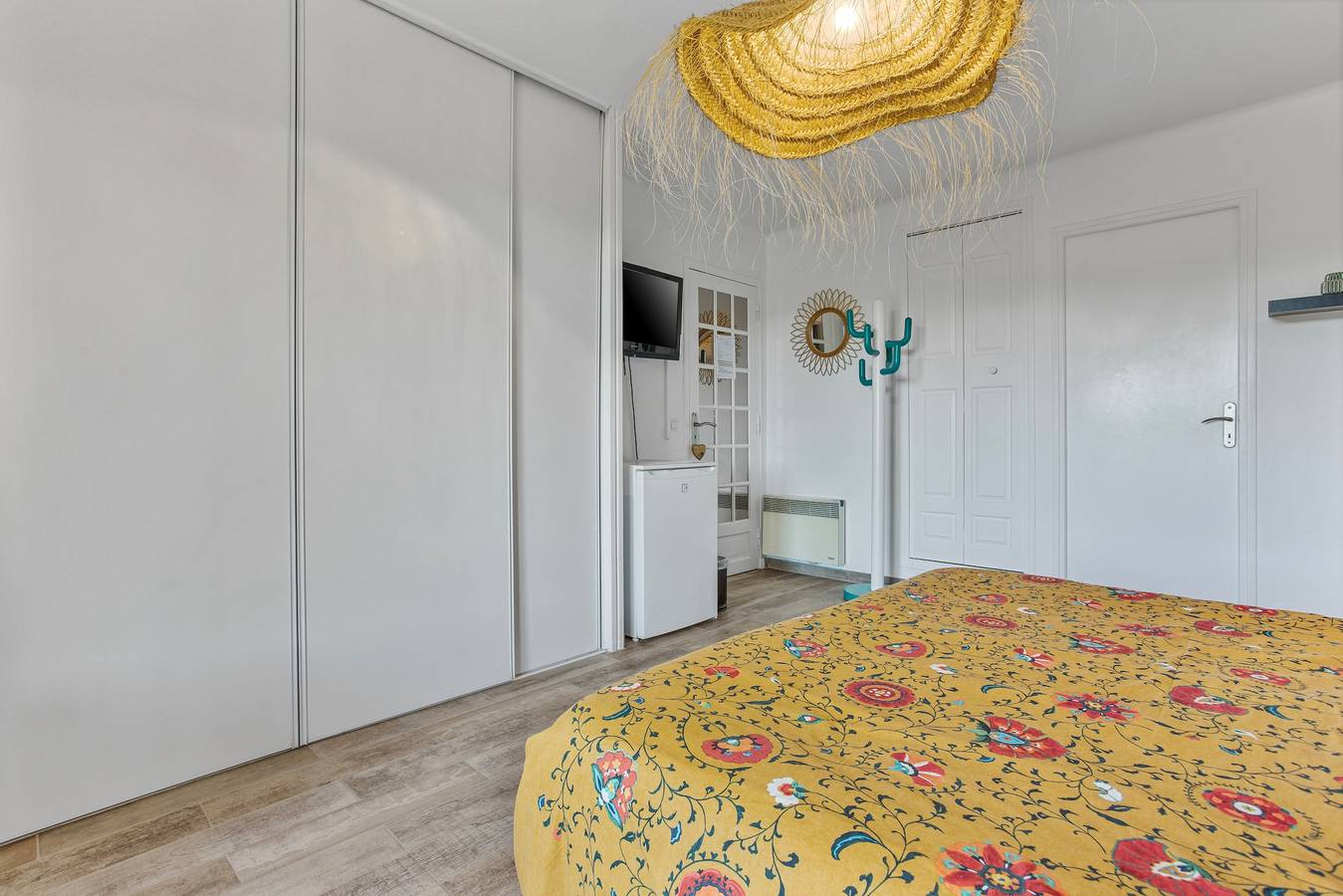 Studio « Chambre Soleil » avec vue mer, piscine partagée et Wi-Fi in Sainte-Maxime, Côte méditerranéenne (France)