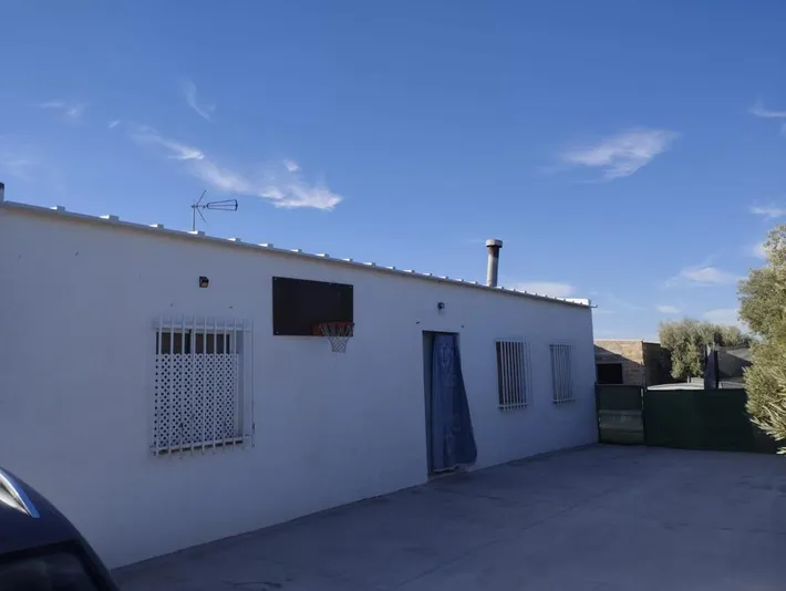 Villa für 8 Personen, mit Ausblick und Pool sowie Terrasse und Garten - 1