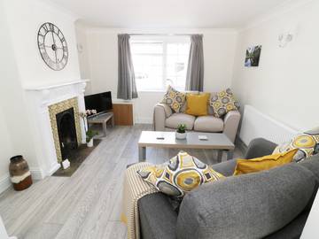 Log Cabin for 4 People in Stratford upon Avon, Heart of England, Photo 1