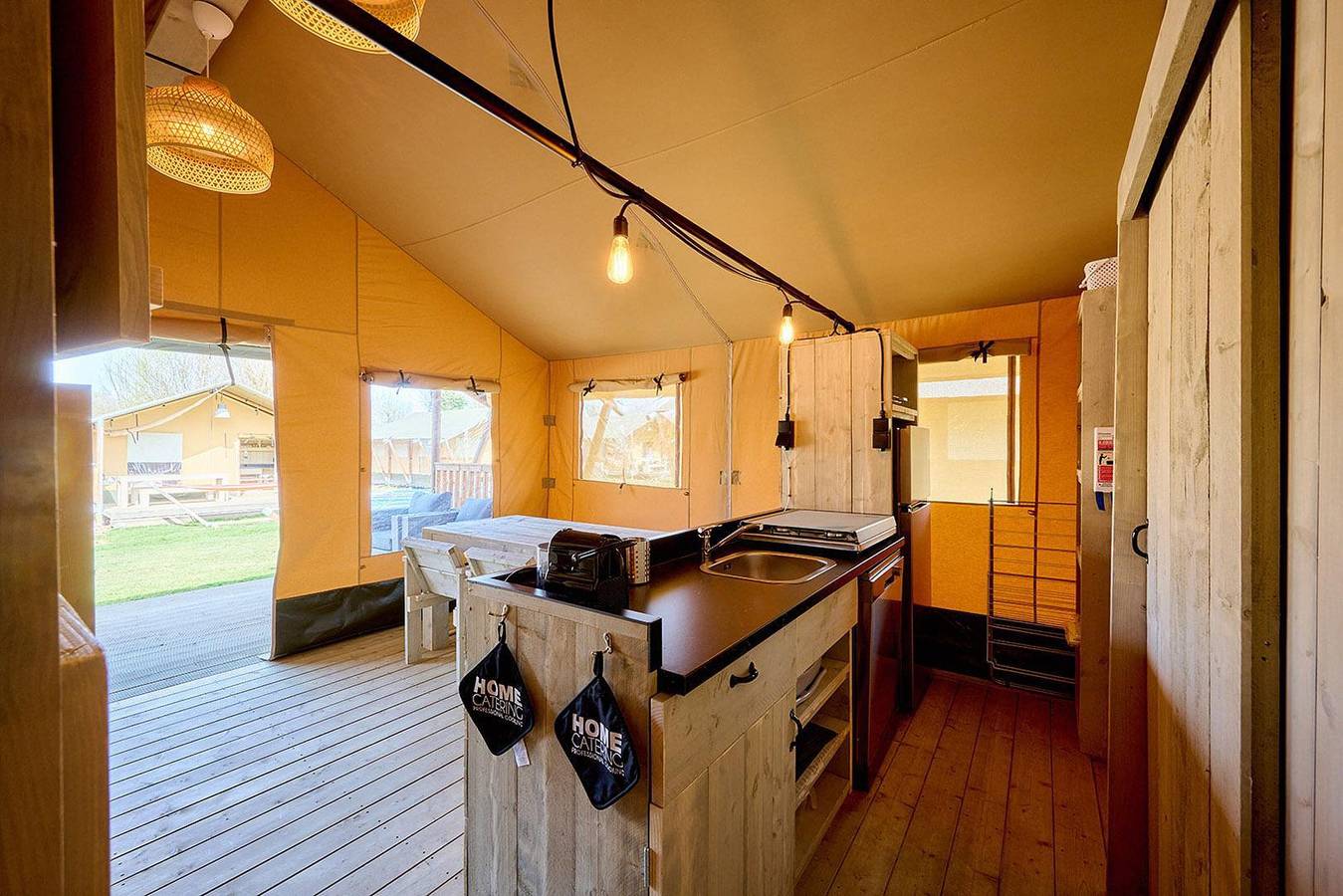 Camping La Masia — Camping Vilanova Park | Villatent Cottage | 6 pers. in Villanueva y Geltrú, Garraf