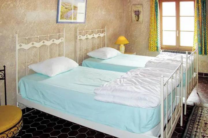 Location de vacances pour 12 personnes, avec jardin et terrasse à Saint-Maime - 4