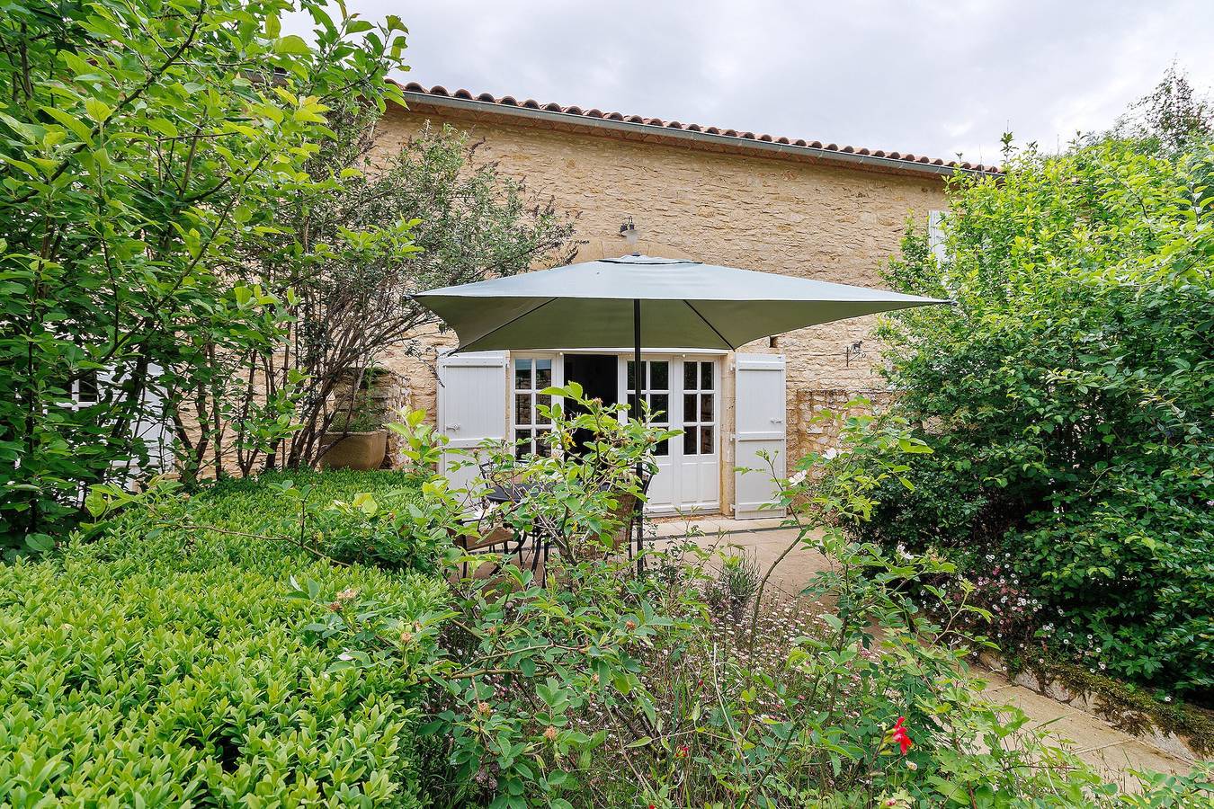 Le Pin Penché – Havre de paix avec piscine chauffée in Montcabrier, Quercy