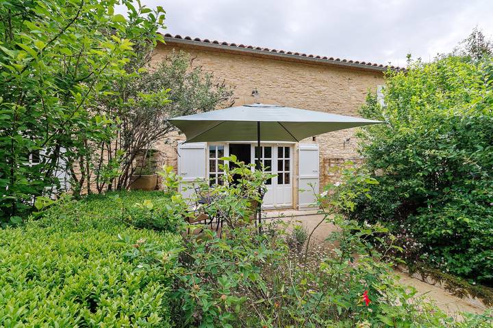 Le Pin Penché – Oasi di tranquillità con piscina riscaldata in Montcabrier, Quercy