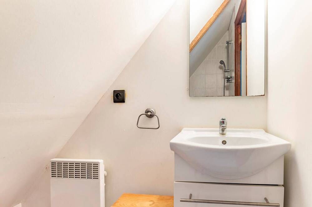 Gîte accessible 6 personnes, vue sur vignoble, proche plages in Pouldergat, Région de Quimper